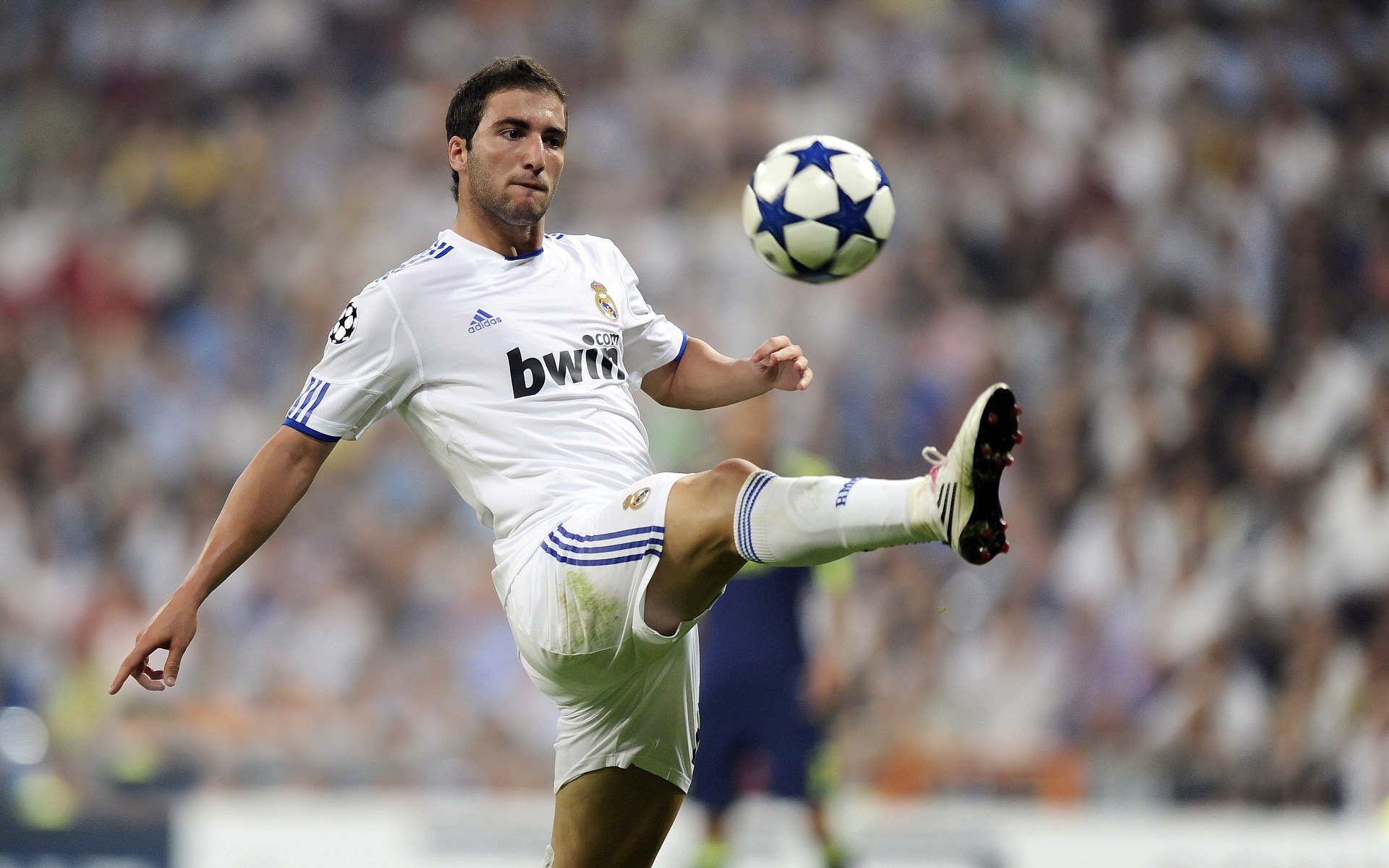 九游app官网下载-Palmer冷静射门展现顶级前锋特质，冷静属性